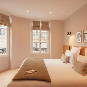 2* Otel Tinah Paris, Champs Elysees