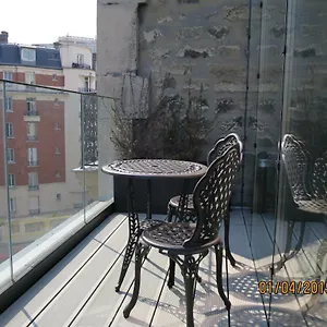 Eiffel Mademoiselle Hotel