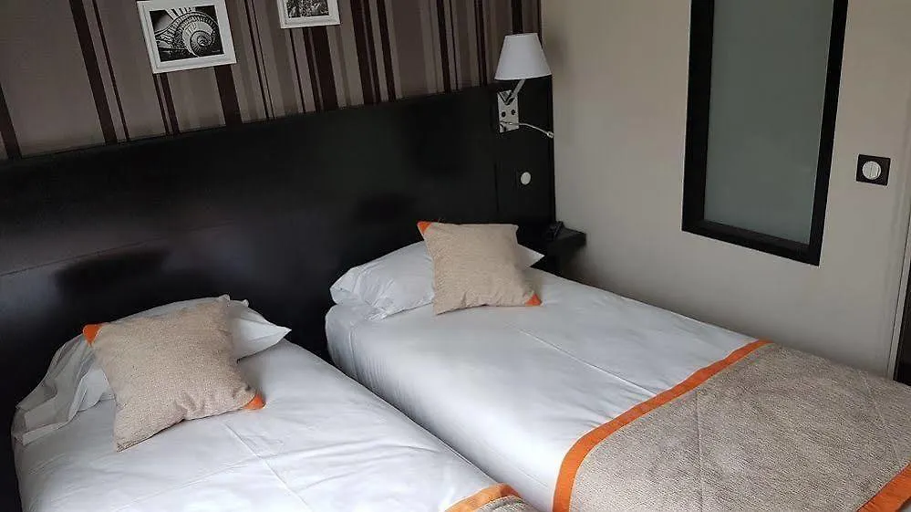 **  Bonsejour Montmartre Hotel Paris France
